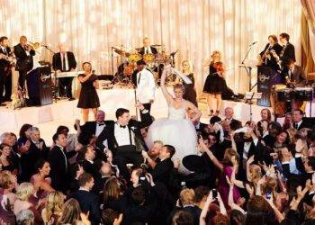 Keeping Your Party Guests Amused with Live Entertainment