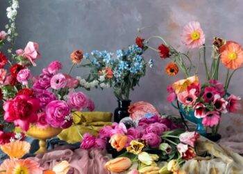 How To Highlight Your Business’s Spring Blooms With Creative Lighting Designs