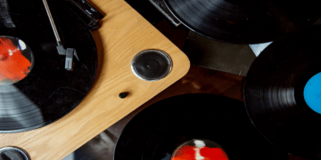 The Resurgence of Vinyl Record Production in the Streaming Era